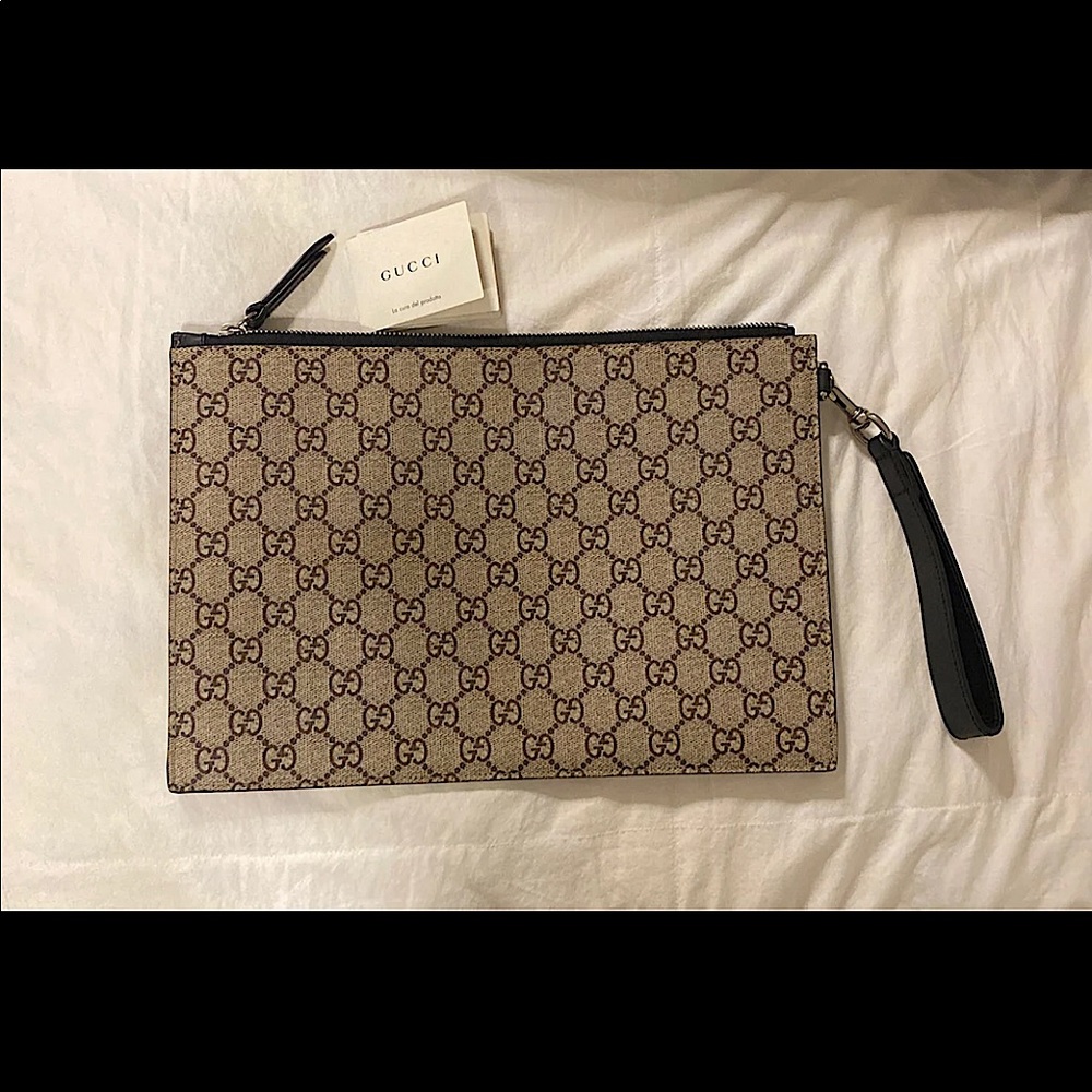 100% authentic Gucci clutch